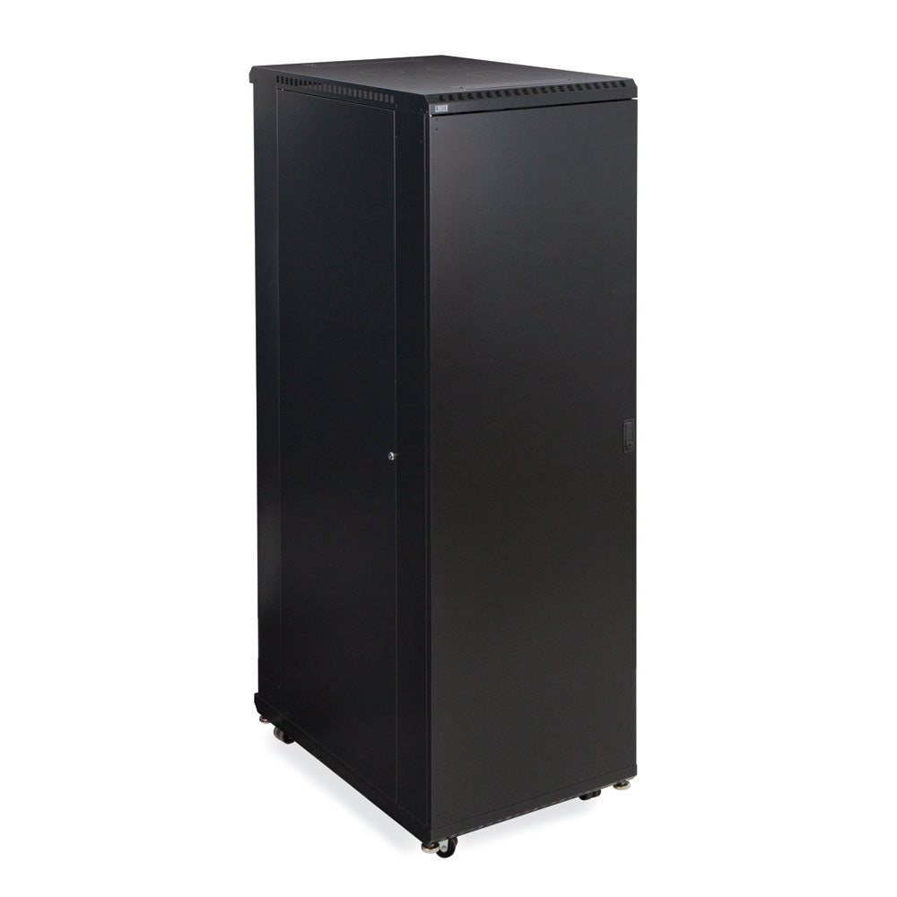 Kendall Howard - 3106-3-001-37 - 37U LINIER® Server Cabinet - Solid/Vented Doors - 36