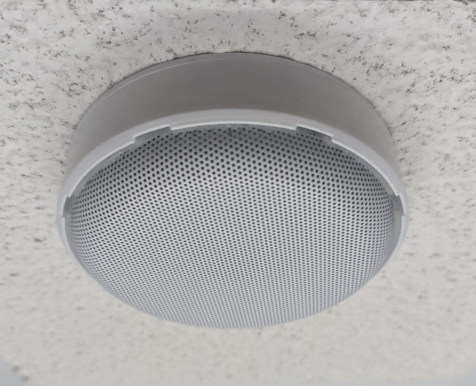 Hanwha - HNW-SS-800 - Line level ceiling mounted microphone. Omni-Directional pickup with 12’ radius/24’ diameter. 12Vdc power required @20mA. 30Hz-15kHz. 2.2kΩ Output Impedance, 60dB SNR, 3 1/8”D x 1’H