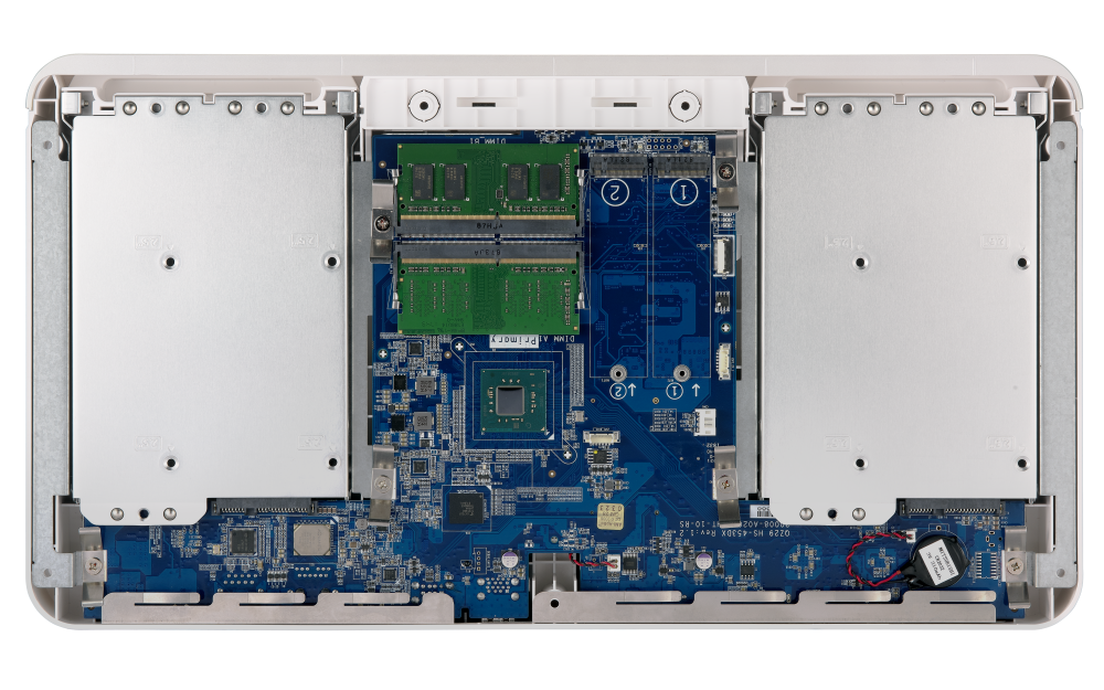 QNAP - HS-453DX-8G-US - QNAP HS-453DX 4-drive fanless NAS. Intel 4-core 1.5GHz, 8GB DDR4 RAM, 2 x 2.5