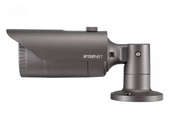 Hanwha - QNO-7022R - Wisenet Q network outdoor vandal bullet camera, 4MP @30fps, 4mm fixed focal lens (78°), triple codec H.265/H.264/MJPEG with Wisestream II, 120dB WDR, IR LEDs range 82', motion detection, tampering, defocus detection, hallway View